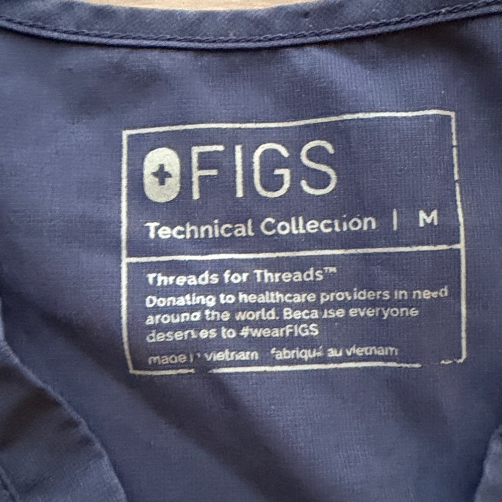 FIGS Catarina Scrub Top Navy Blue One Pocket V-Neck Technical Womens Size M - Picture 3 of 6